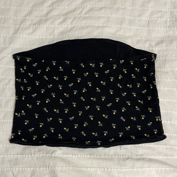 American Eagle Black floral print Tube top. Size: L - Picture 2 of 2